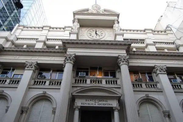 El oro del país usurpado en banco del país usurpador