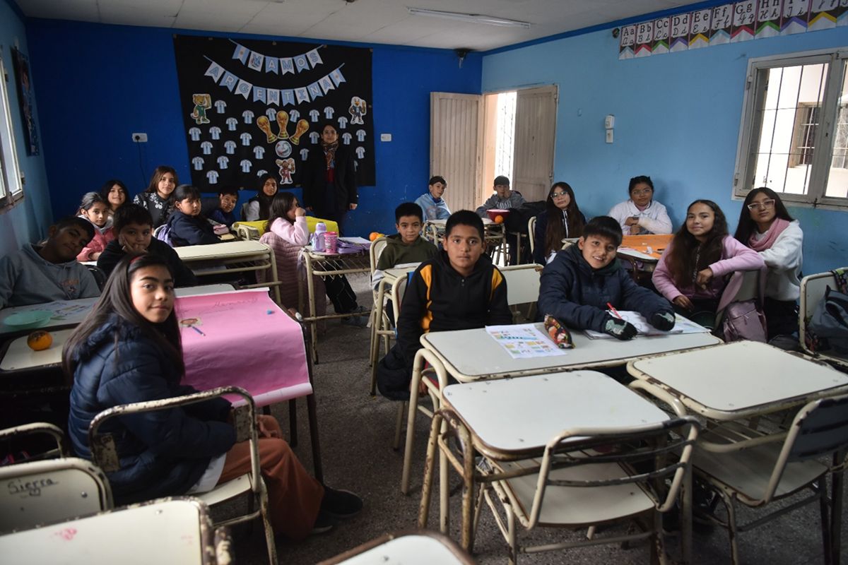 MUNDIAL EN EL AULA. Los alumnos investigaron selecciones, pintaron banderas y participaron de un 