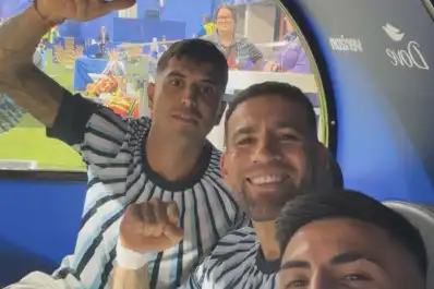 “Estamos re locos”: la intimidad del desaforado festejo de la Selección en el vestuario tras el épico triunfo ante Egipto