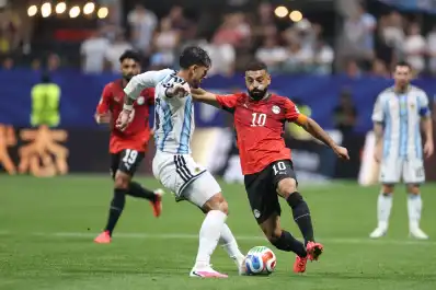 La estirpe del campeón le alcanzó a la Argentina para sobrevivir, pero debe aparecer el fútbol para poder defender la corona