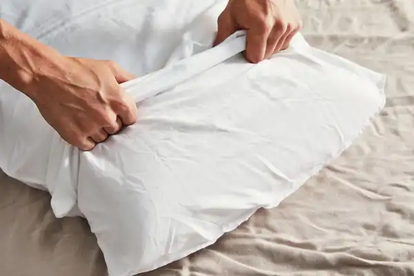 Cada cuánto tiempo se deben lavar las fundas y las almohadas para cuidar la salud