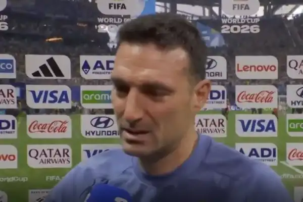 Ya está...: Scaloni no pudo contener las lágrimas tras la histórica remontada de la Selección