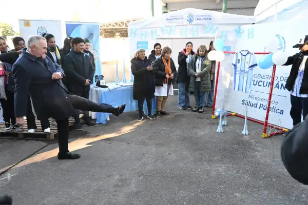 Jaldo también patea con la derecha