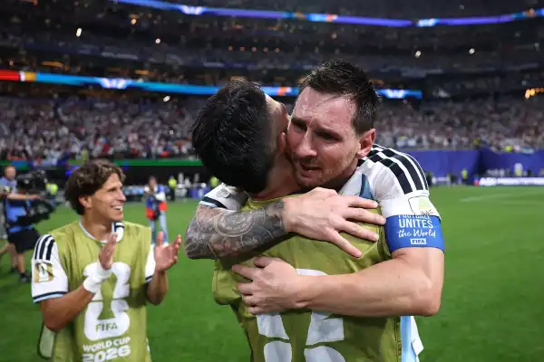 Que lo tomen como ejemplo: el enorme elogio de Scaloni a Messi después de otra noche histórica