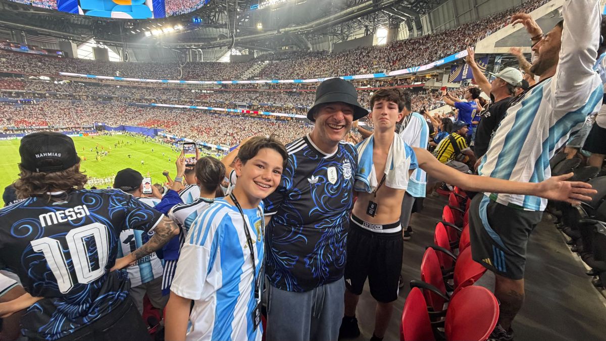 INOLVIDABLE. Los hinchas argentinos se llevaron recuerdos imborrables de la épica remontada.