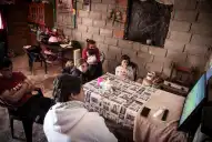 Llegó desde Córdoba, una tragedia familiar lo llevó a instalar internet y hoy abre su casa para que todo un pueblo tucumano vea a la Selección