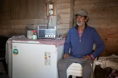 Mientras un pueblo tucumano buscaba una pantalla para ver a Argentina, Abel Díaz eligió cerrar los ojos y escuchar el Mundial por radio