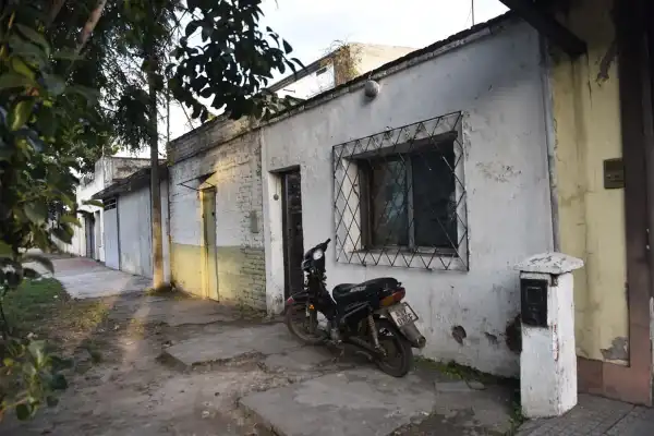 Investigan la muerte de una mujer: el hermano intentó quitarse la vida