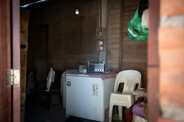 Laguna de Robles, donde el Mundial se vive entre radios, televisores y caminos de tierra