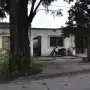 Investigan la muerte de una mujer de 62 años en barrio El Bosque: su hermano quedó internado