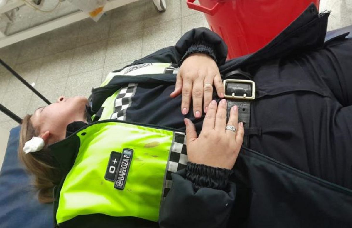 Qué se sabe de los dos policías heridos durante los incidentes en la plaza Independencia durante los festejos por Argentina