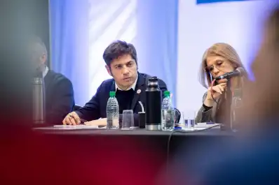 Kicillof se recluye en la gestión y en el territorio bonaerense