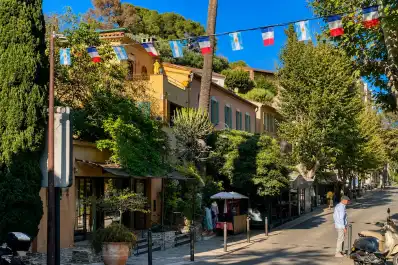 La historia de la localidad de Francia que celebra cada año el Día de la Independencia de Argentina