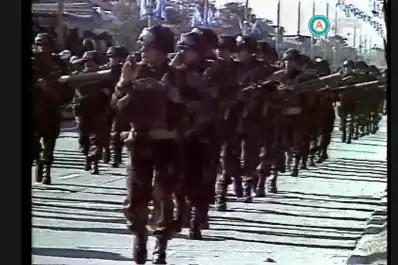 A 32 años de una postal inolvidable: así fue el desfile del 9 de Julio de 1994 en Tucumán