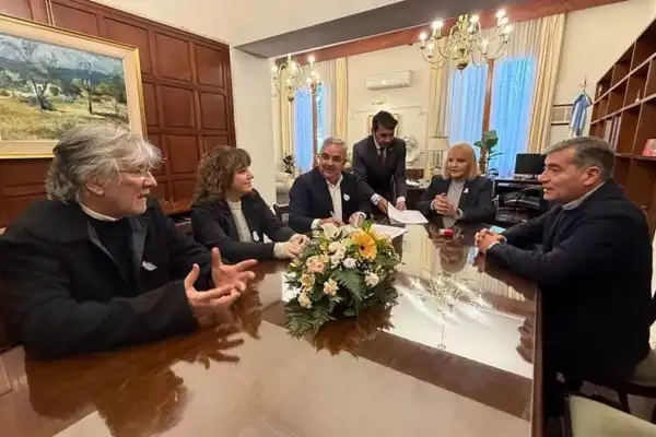 La UNT y Catamarca firmaron el nuevo estatuto de YMAD