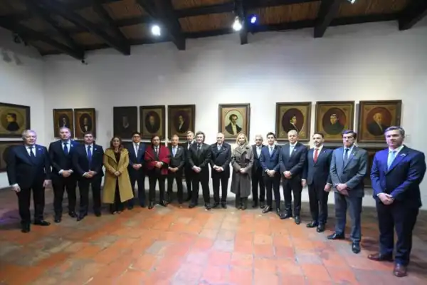 Milei envió guiños a los gobernadores y abrió el juego para 2027