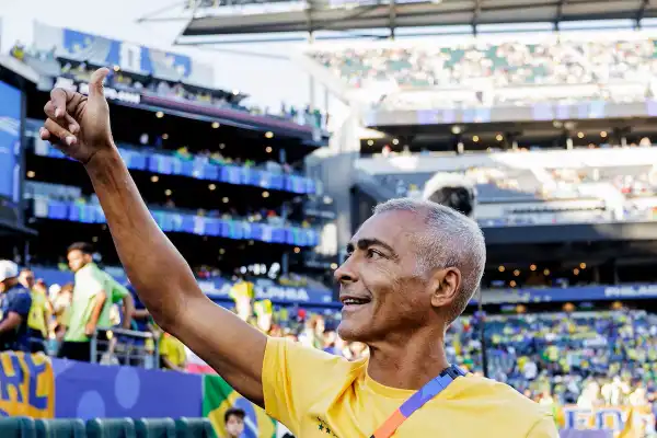 “No puede seguir”: el furibundo ataque de Romario contra Carlo Ancelotti tras la histórica eliminación de Brasil del Mundial