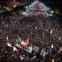 Miles de iraníes despidieron a Alí Jamenei en Mashhad en medio de una creciente tensión con EEUU