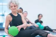 Los dos ejercicios que ayudan a ganar fuerza y calidad de vida después de los 55 años