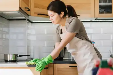 Aumento para niñeras y personal de limpieza: cuánto cobrarán en julio y agosto