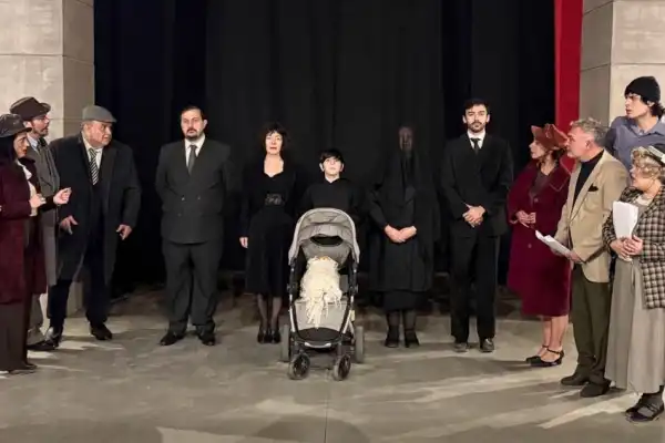Teatro: Ricardo Salim presenta “Seis personajes en busca de un autor”, en la Sociedad Francesa