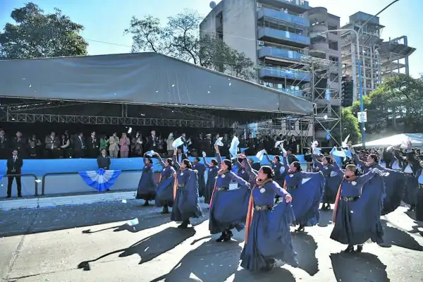 Las emociones detrás del multitudinario desfile patrio en el Día de la Independencia