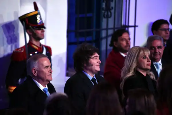 Fotos, internas y definiciones: las cinco claves políticas que dejó el 9 de Julio en Tucumán