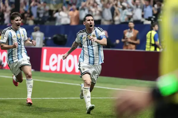 Messi vino a un 9 de Julio con imágenes paganas