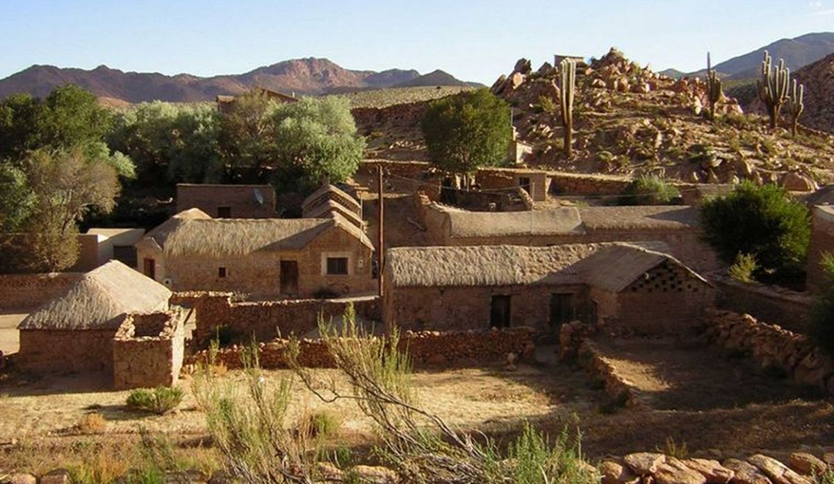 Un pueblo donde los telares cuentan su propia historia.