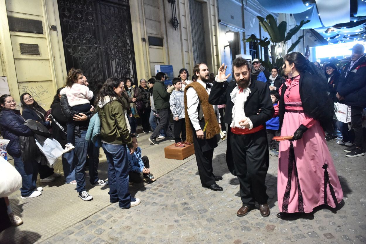 MONTAJE TEATRAL. Actores representan al pueblo de hace dos siglos. la gaceta / fotos de osvaldo ripoll