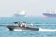Conflicto en Medio Oriente: Irán cierra el estrecho de Ormuz y bombardea el Golfo