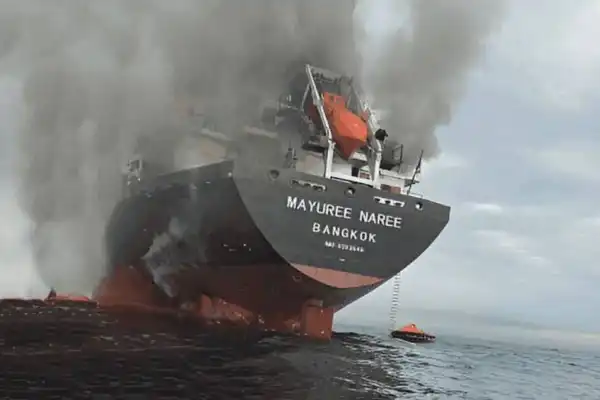 Escala el conflicto en Oriente: EEUU bombardea puertos de Irán tras el cierre del estrecho de Ormuz