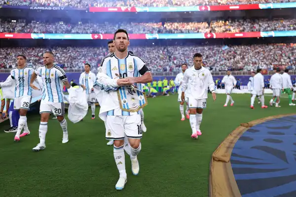 Messi se niega a escribir el final: otro récord, una nueva semifinal y un partido más para seguir soñando