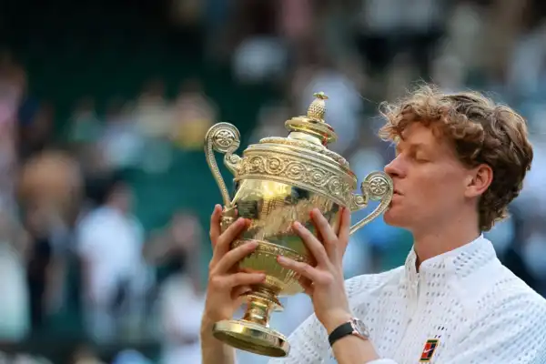 Jannik Sinner venció a Alexander Zverev y conquistó Wimbledon por segundo año consecutivo