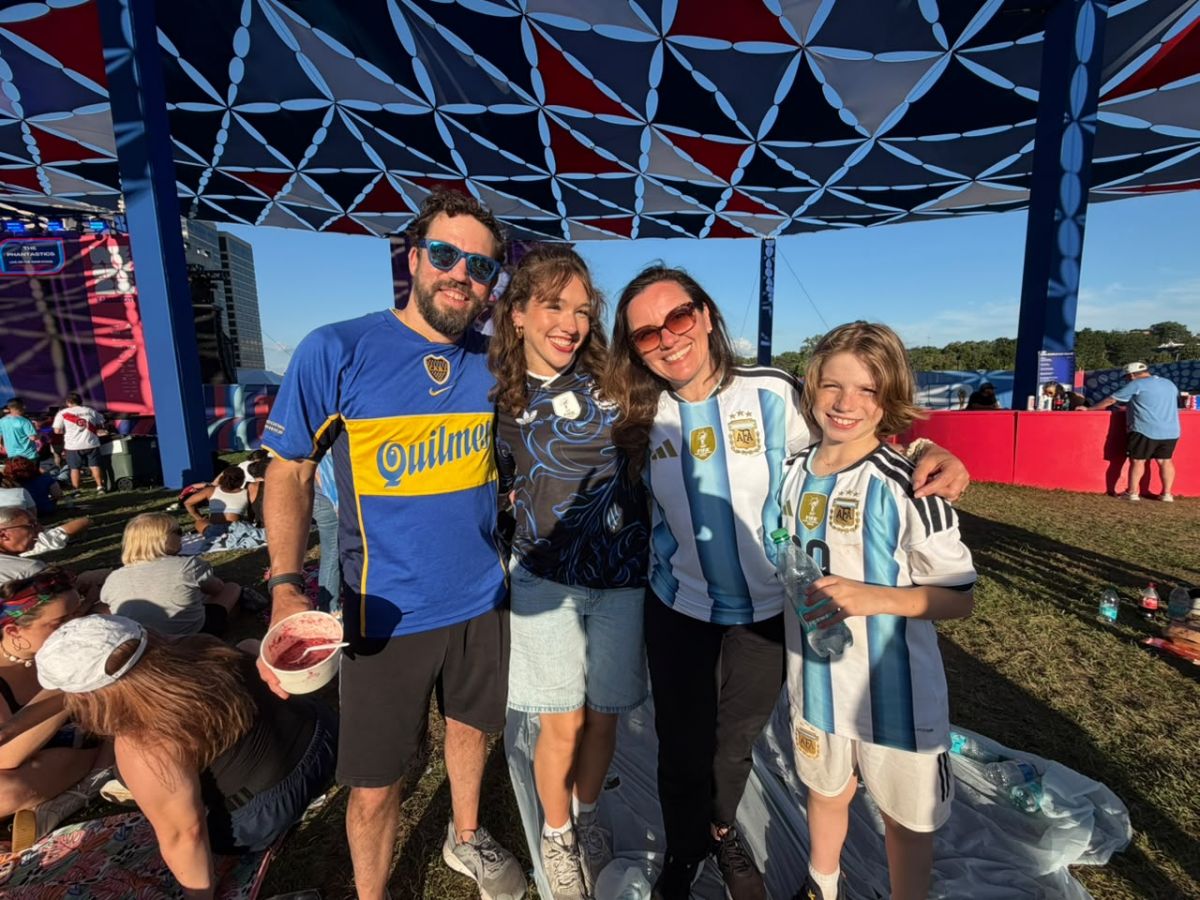 “Celebro los goles contra la injusticia”: Argentina jugó de visitante en el Fan Fest de Kansas City