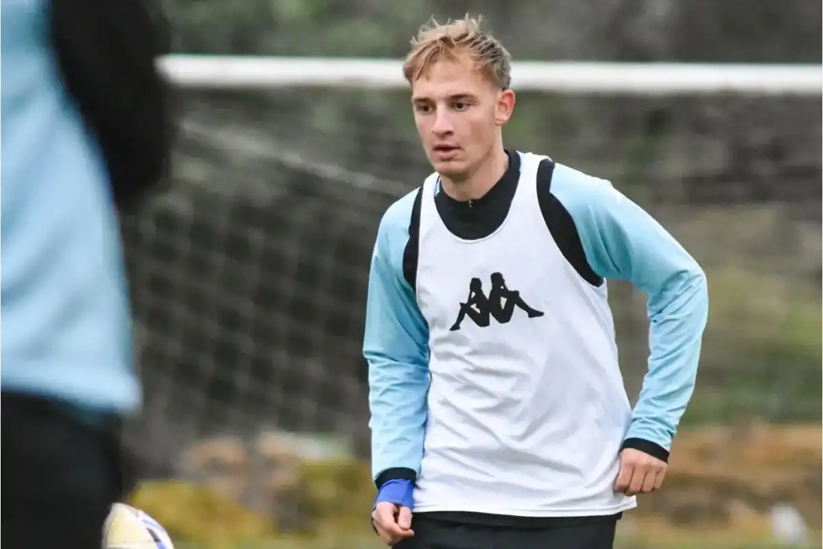 Atlético divide la mirada: la Reserva debuta y la Primera ajusta detalles