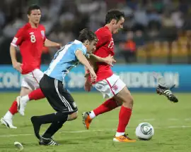 Argentina - Inglaterra: El clásico juvenil que Dibu Martínez vio desde el banco