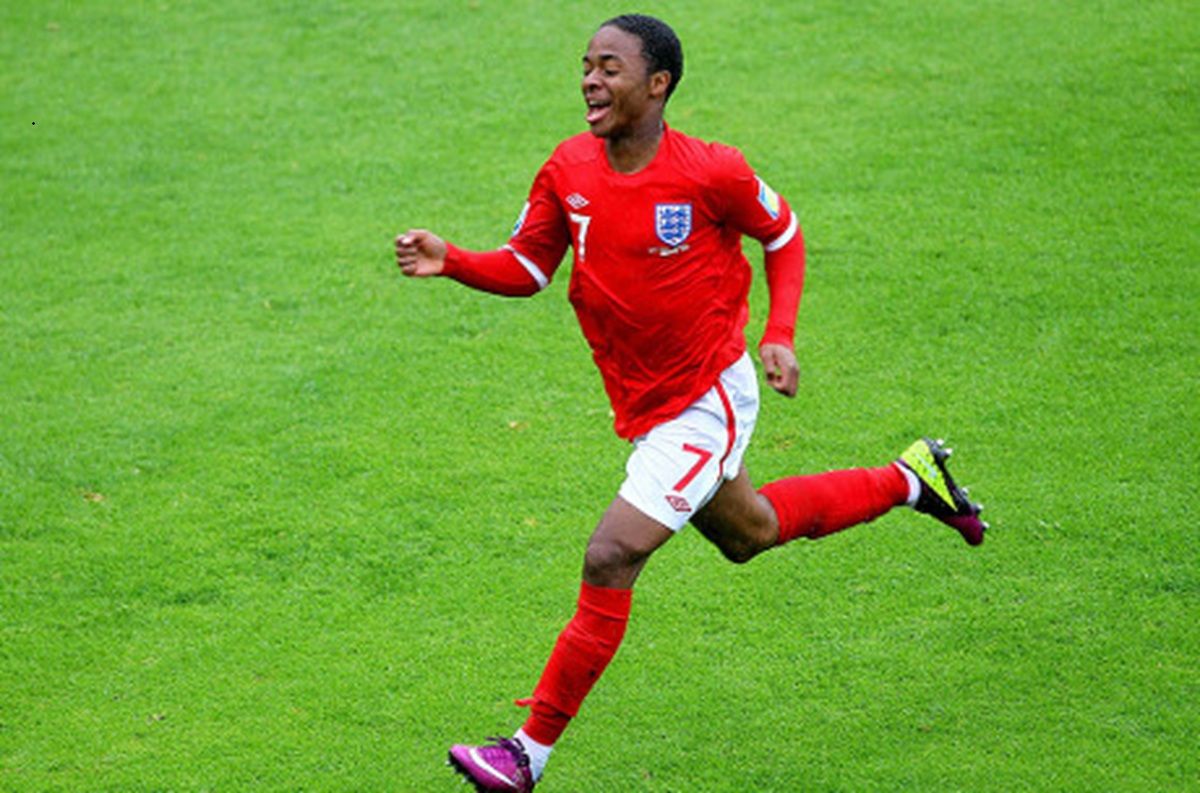 CRACK. Raheem Sterling empató para los ingleses. Luego ganaría 11 títulos con el Manchester City, además de jugar tres mundiales.