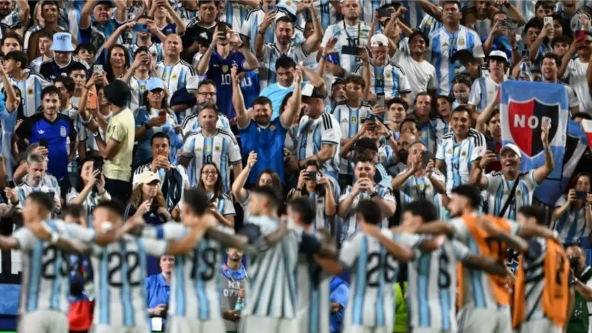 PASIÓN A FLOR DE PIEL. Según los especialistas, la memoria de Malvinas puede honrarse sin transformar una semifinal en una continuación simbólica de la guerra.
