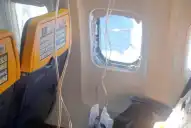 “Si morimos, morimos juntos”: el dramático relato de la mujer que salvó a su esposo de ser succionado por un avión