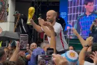 Un periodista inglés se metió en el banderazo argentino: “Vinimos a mostrarles quién va a ser el ganador”
