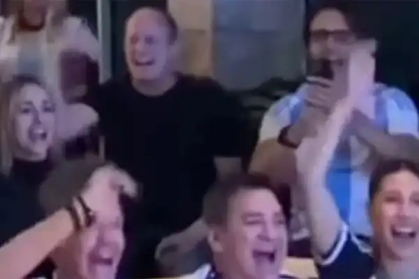 Insaurralde alentó a la Selección desde Puerto Madero, junto a empresarios y a un excandidato por LLA