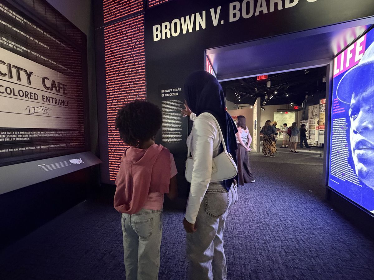 “¿Realmente somos libres?”: la pregunta de una joven en un museo de Atlanta que obliga a mirar de frente la segregación racial