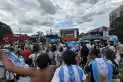 Del “el que no salta es un inglés” al silencio y algunas piñas: así se vivió una semifinal cargada de tensión en el Fan Fest de Atlanta