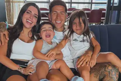El particular motivo por el que los hijos de Enzo Fernández tienen prohibido cantar el que no salta es un inglés