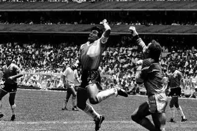 Eduardo Longoni, el fotógrafo de “La Mano de Dios”, con LA GACETA: “Maradona salió del Azteca convertido en mito”