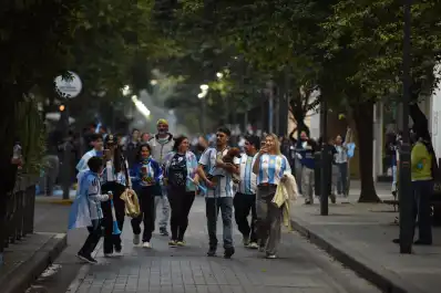La Plaza Independencia fue el epicentro de la fiesta en Tucumán por el pase de Argentina a la final
