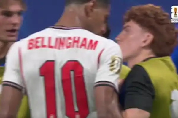 Video: la furiosa reacción de Jude Bellingham contra Valentín Barco tras la clasificación de Argentina a la final