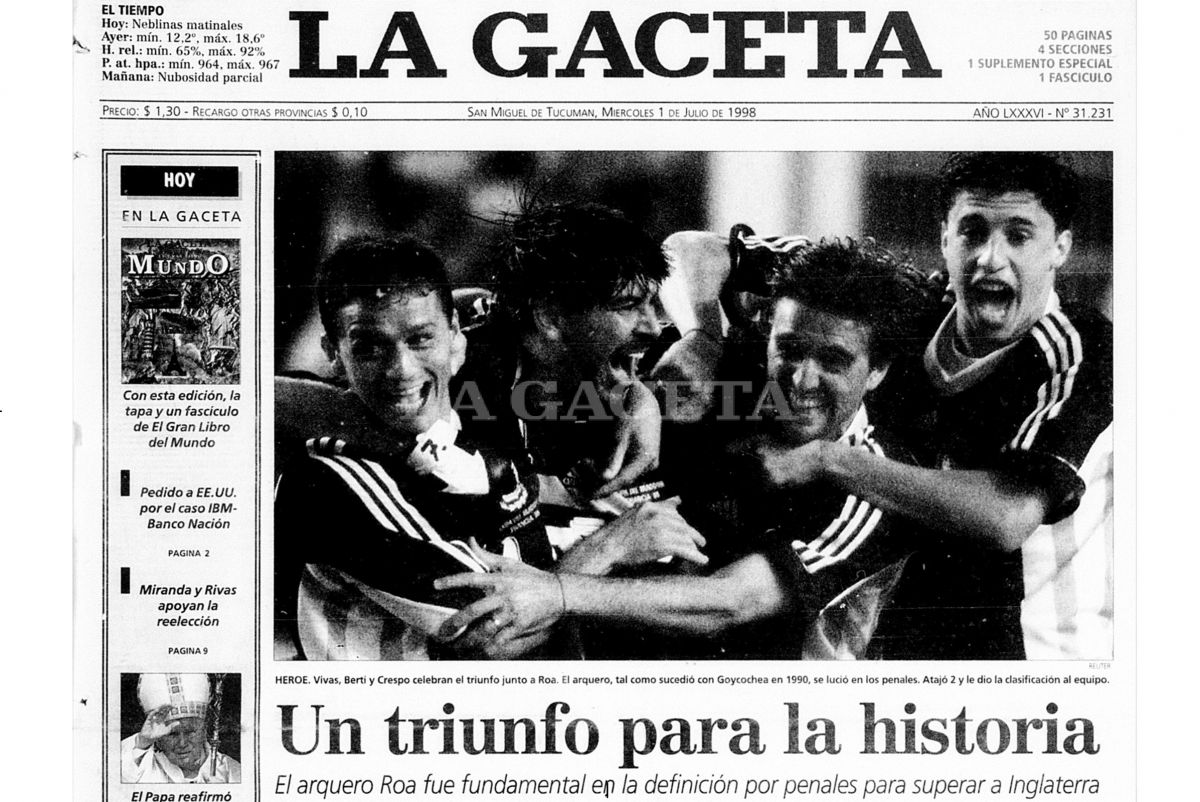 INOLVIDABLE. El festejo de Roa, Vivas, Berti y Crespo tras el milagro en los penales en 1998.