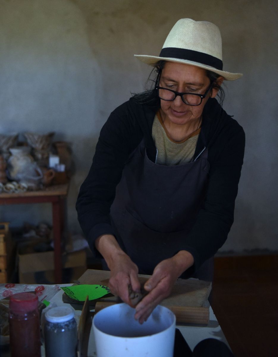 UNA CHOLITA TOMA FORMA. La figura se construye por partes y puede demandar entre una y dos horas de trabajo.
